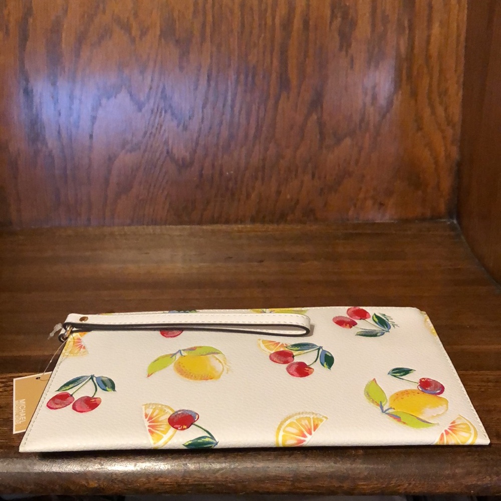 NWT-Michael Kors-Jet Set Travel-Lg Sequined Fruit🍒Print🍋Wristlet-OpticWhite-$298 - Picture 7 of 14